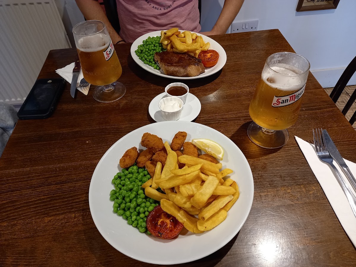 Crossbow cafe & grill Photo 9