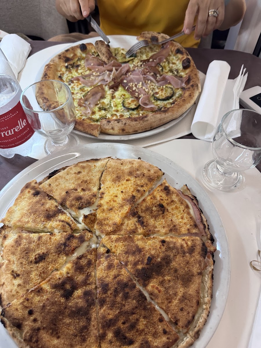Pizzeria Oneida Photo 4