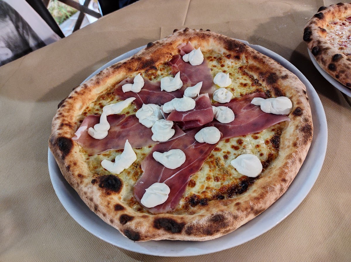 Pizzeria Oneida Photo 9