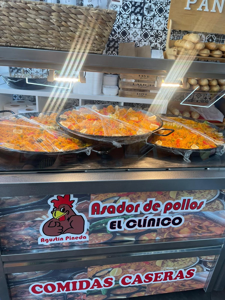 Asador de pollos- El clínico. Agustín Pineda Photo 10