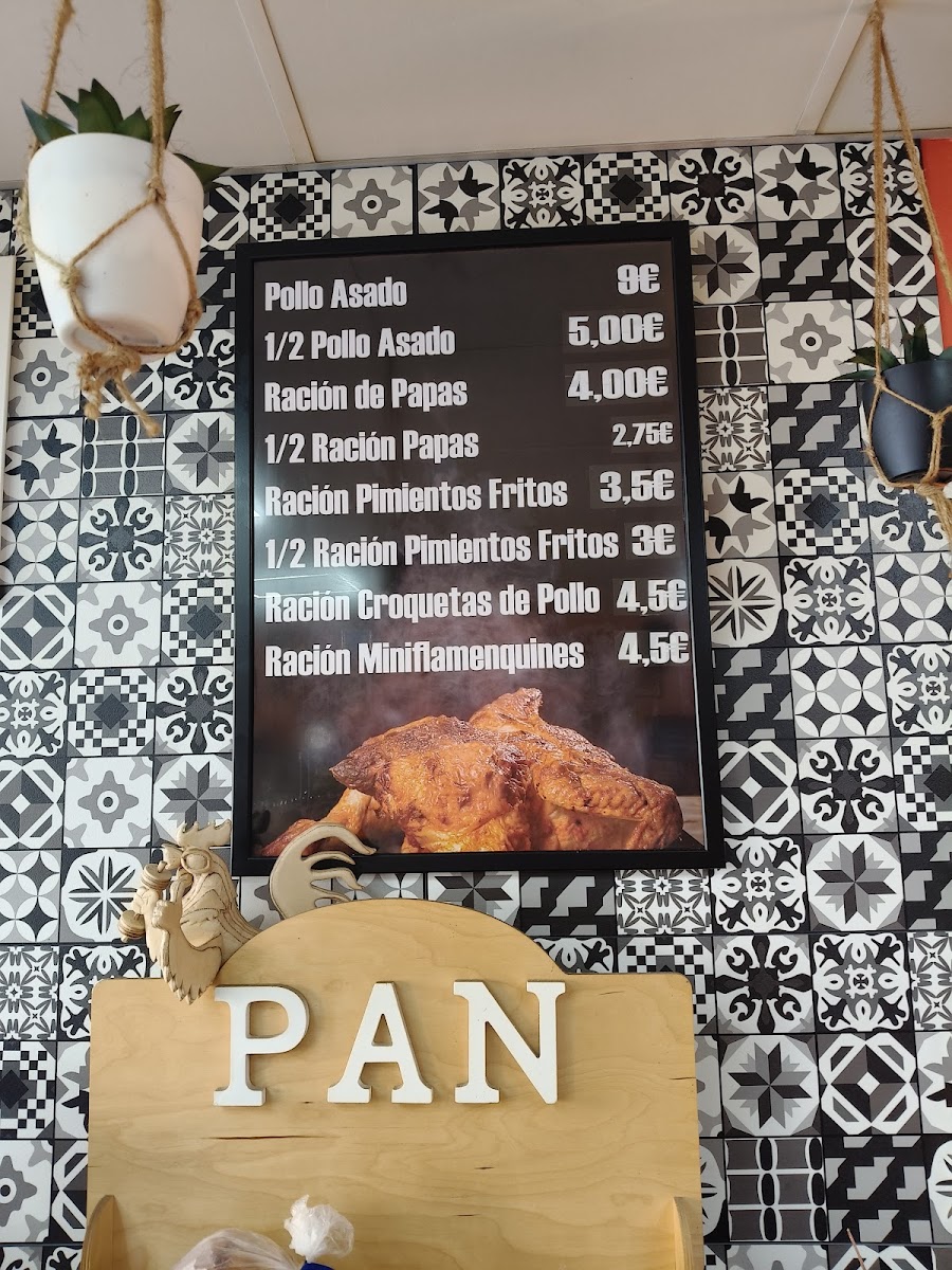 Asador de pollos- El clínico. Agustín Pineda Photo Menu 1