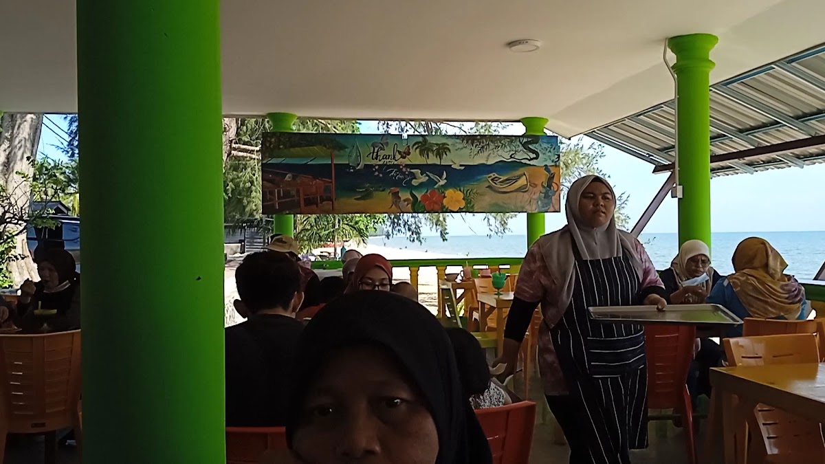 Kedai Makan Sri Pantai Mak Jah Photo 2