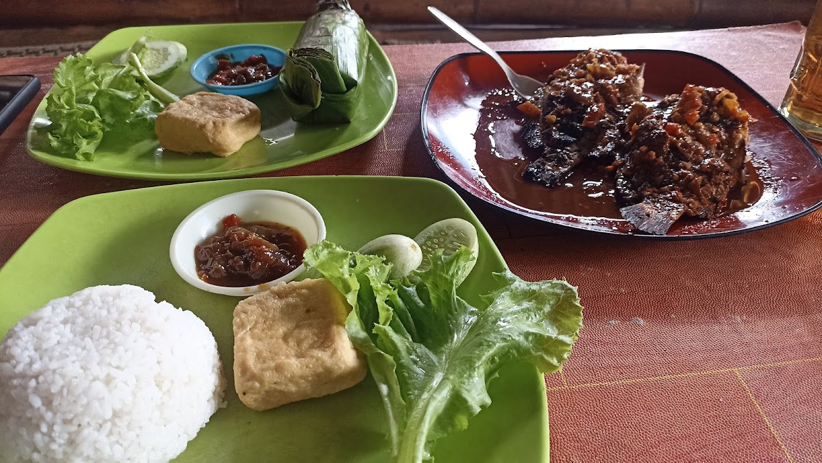 Rumah Makan Lesehan Zembar Photo 9