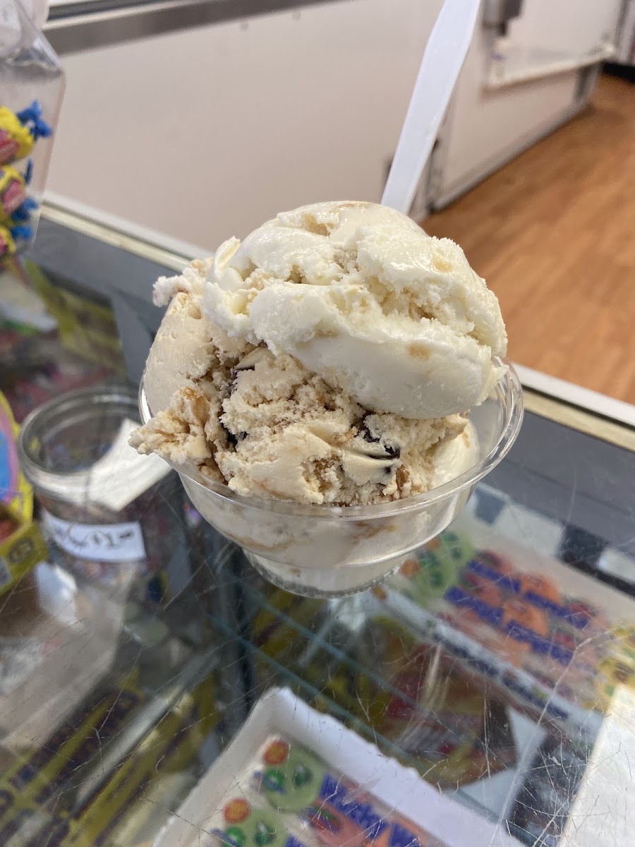 Beanie's Ice Cream-Candy Parlor Photo 4