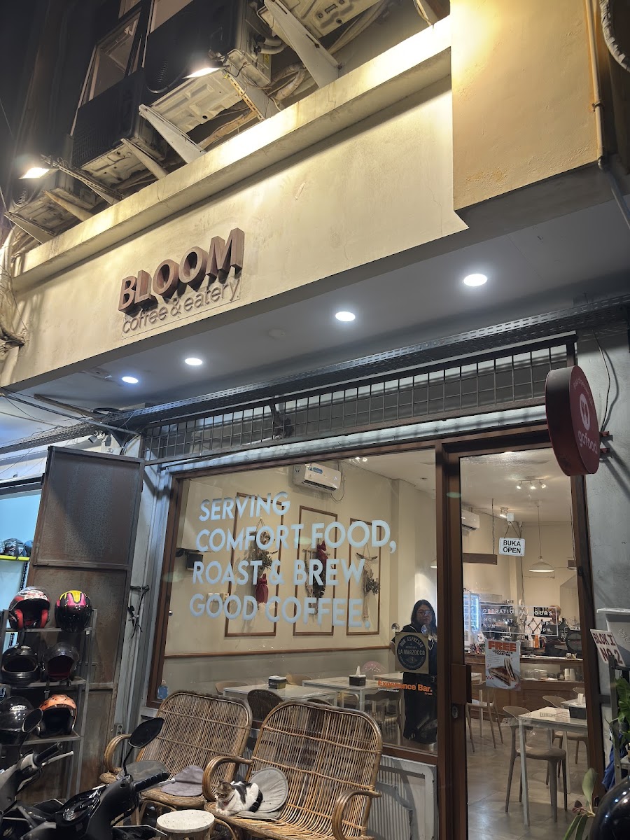 RUMAH SANGRAI BLOOM | Bloom Coffee & Eatery