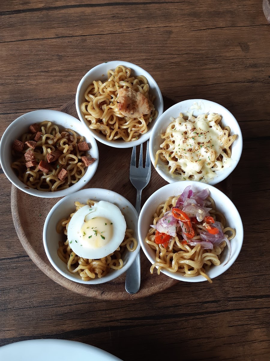 RUMAH SANGRAI BLOOM | Bloom Coffee & Eatery Photo 10