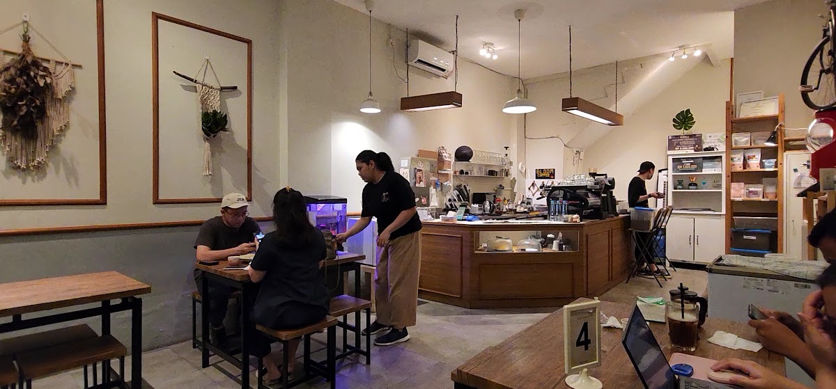 RUMAH SANGRAI BLOOM | Bloom Coffee & Eatery Photo 2