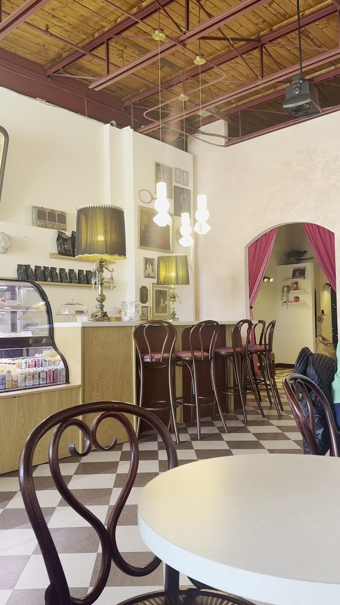 Café Lara & Roastery Photo 2