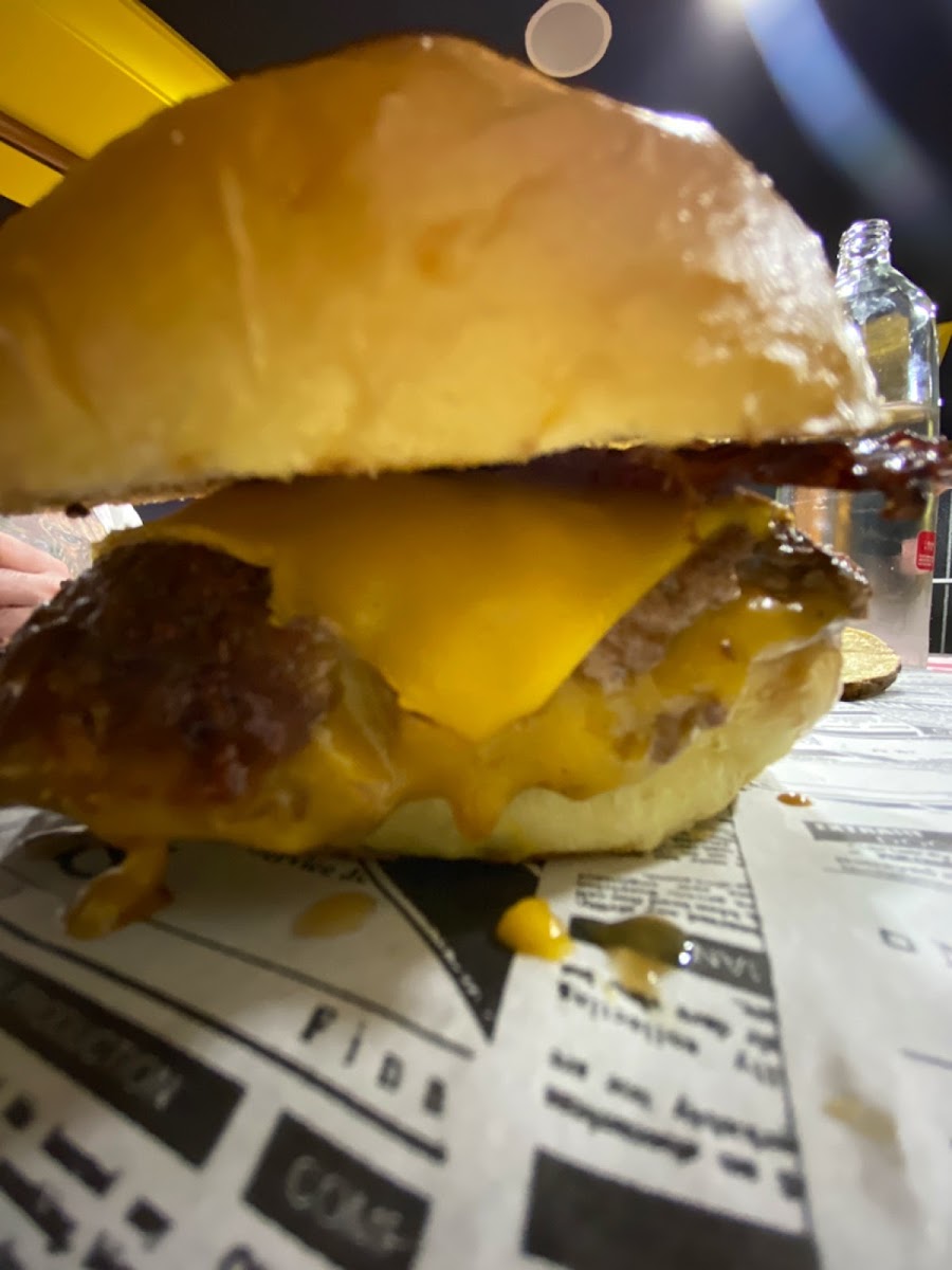 Madura Burger Photo 6