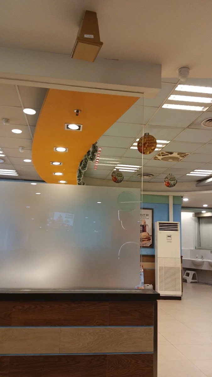 A&W Bandara Soekarno-Hatta Terminal 3 Parkir Photo 2