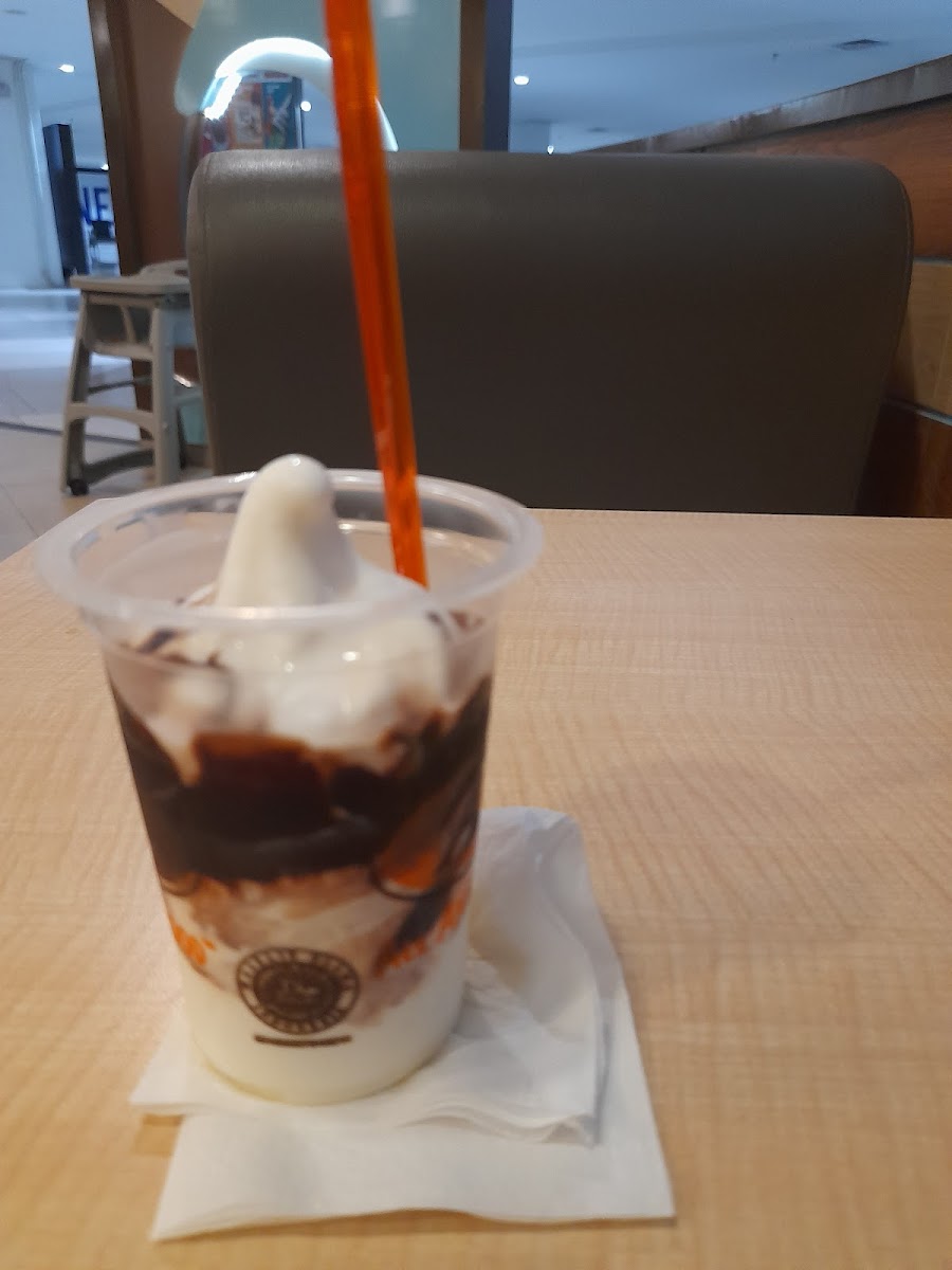 A&W Bandara Soekarno-Hatta Terminal 3 Parkir Photo 5