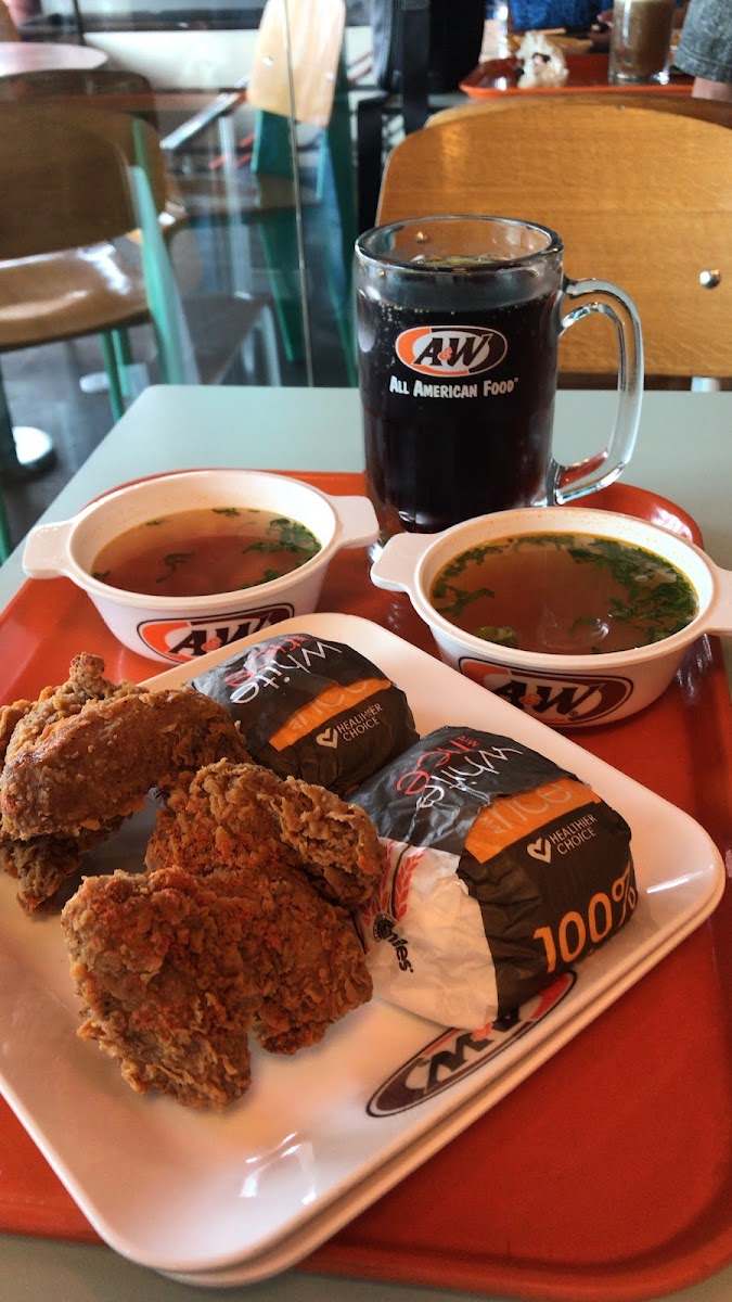 A&W Bandara Soekarno-Hatta Terminal 3 Parkir Photo 6