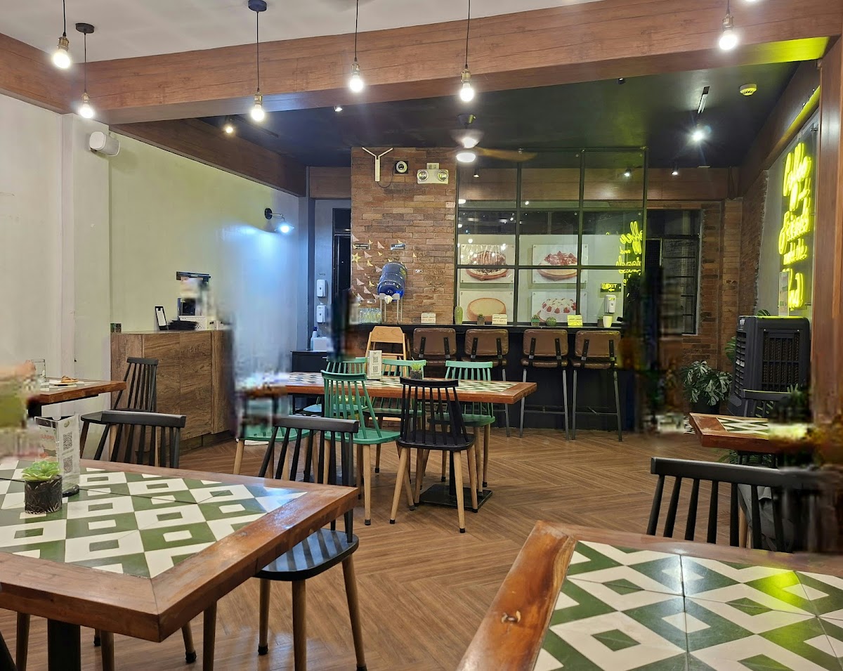 Valley Bread Café - Km4, La Trinidad