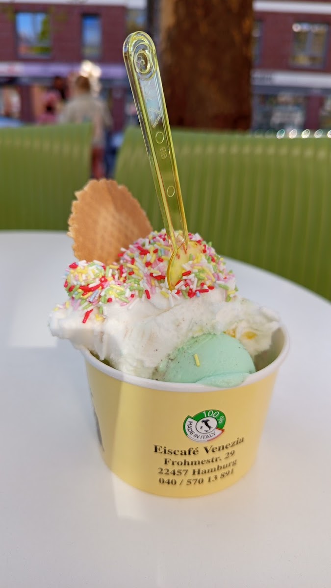 Eiscafé Venezia | Eisdiele Schnelsen | Eis in Schnelsen Photo 3