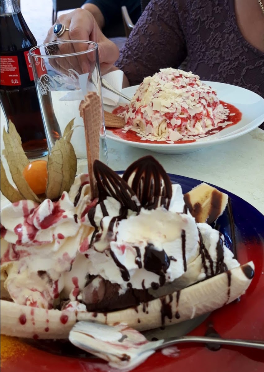 Eiscafé Venezia | Eisdiele Schnelsen | Eis in Schnelsen Photo 7