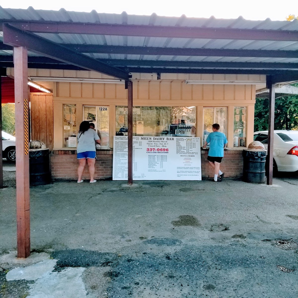 Mel's Dairy Bar Photo 3