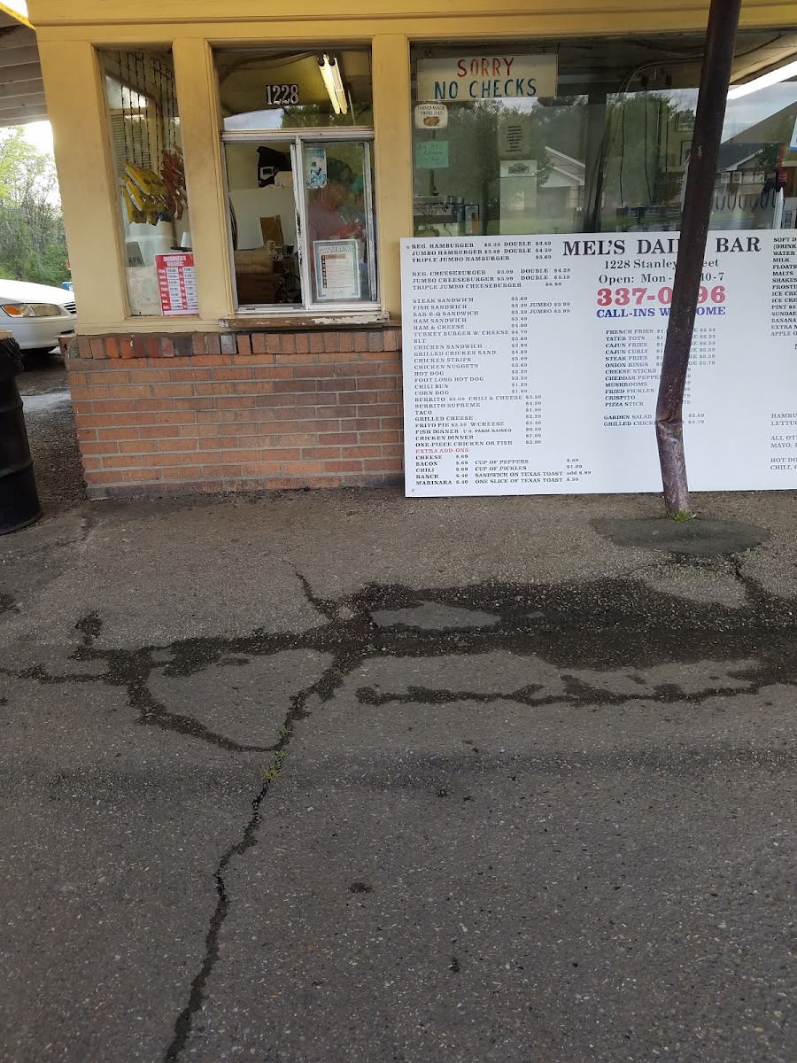 Mel's Dairy Bar Photo 4