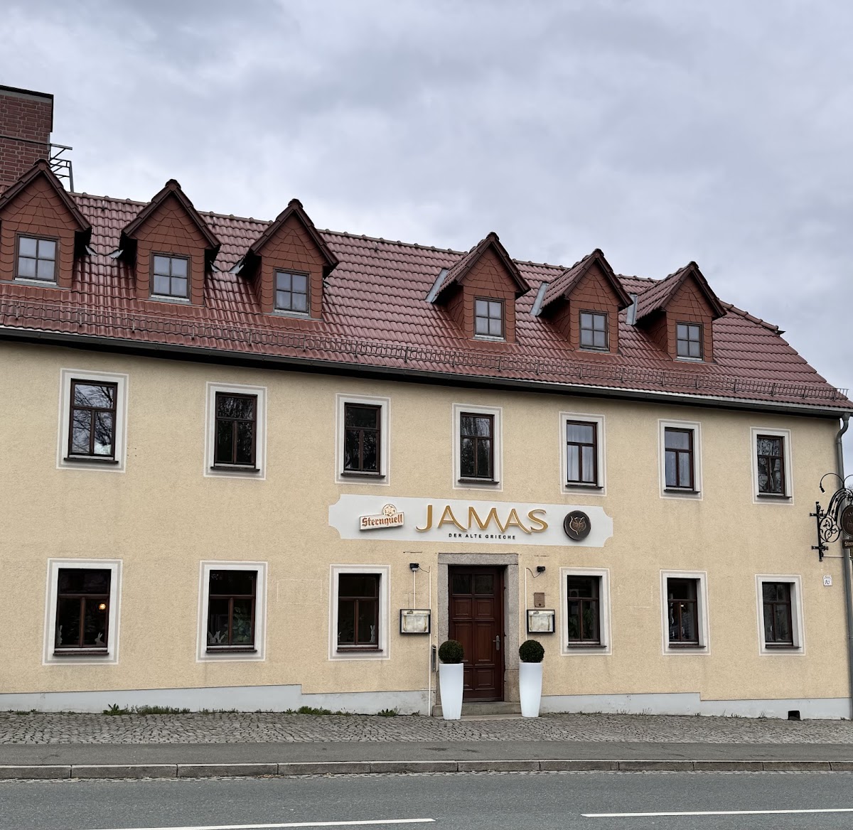 Jamas Photo 4