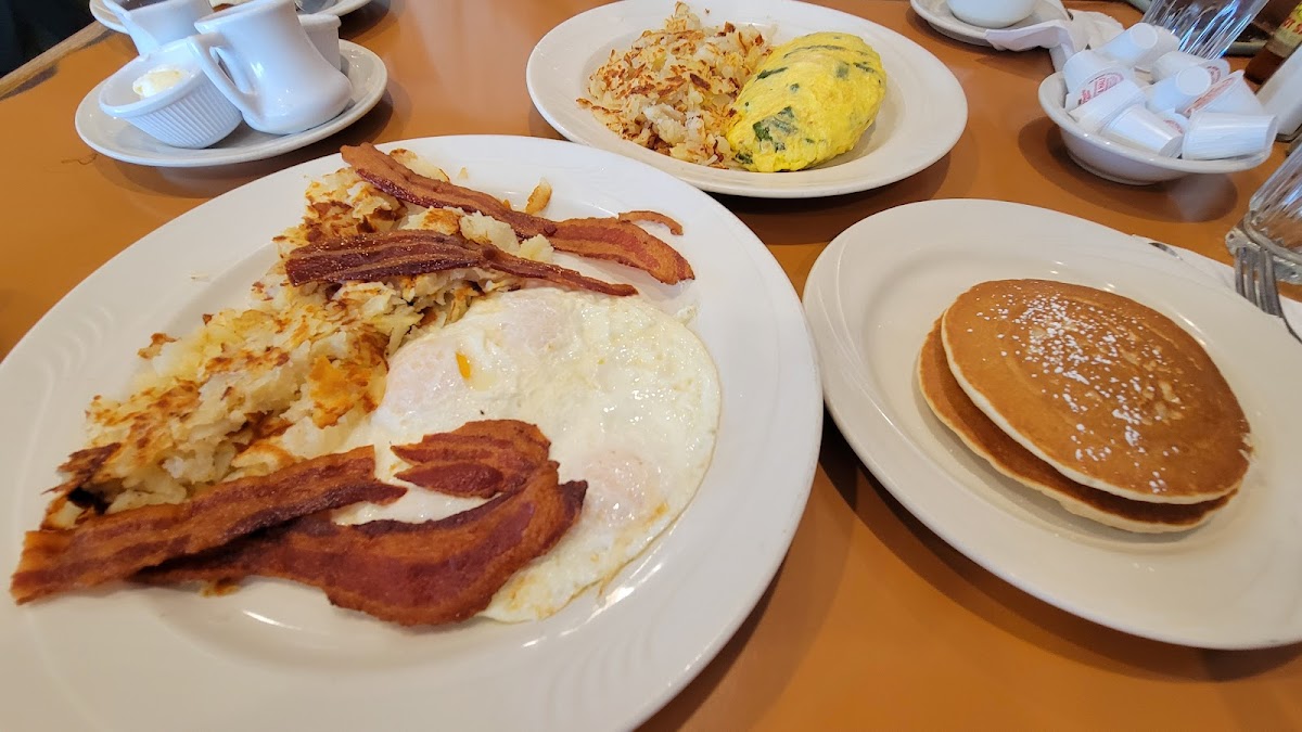 Golden Griddle Pancake House Photo 3