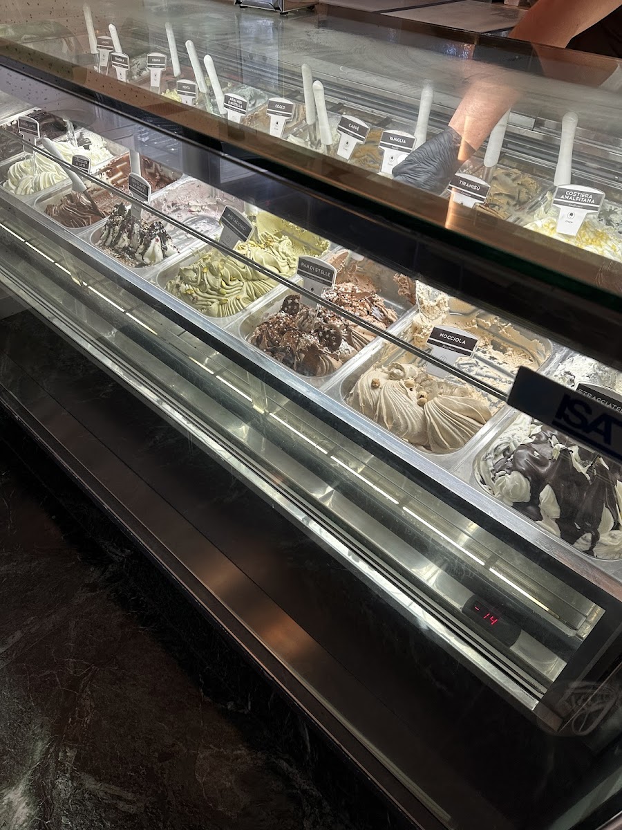 Desìo Gelato & Pastry Photo 3