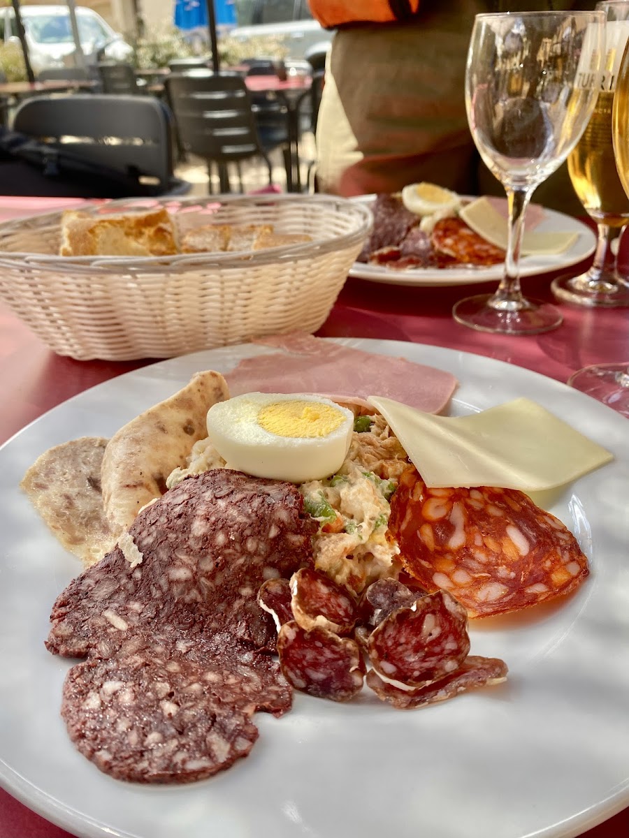 Restaurant Societat d'Avinyonet de Puigventós Photo 2