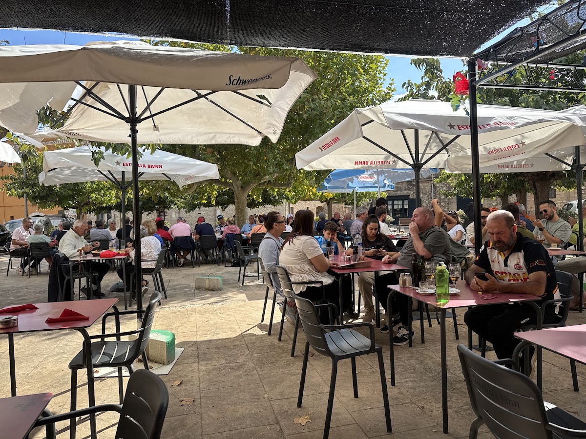 Restaurant Societat d'Avinyonet de Puigventós Photo 4