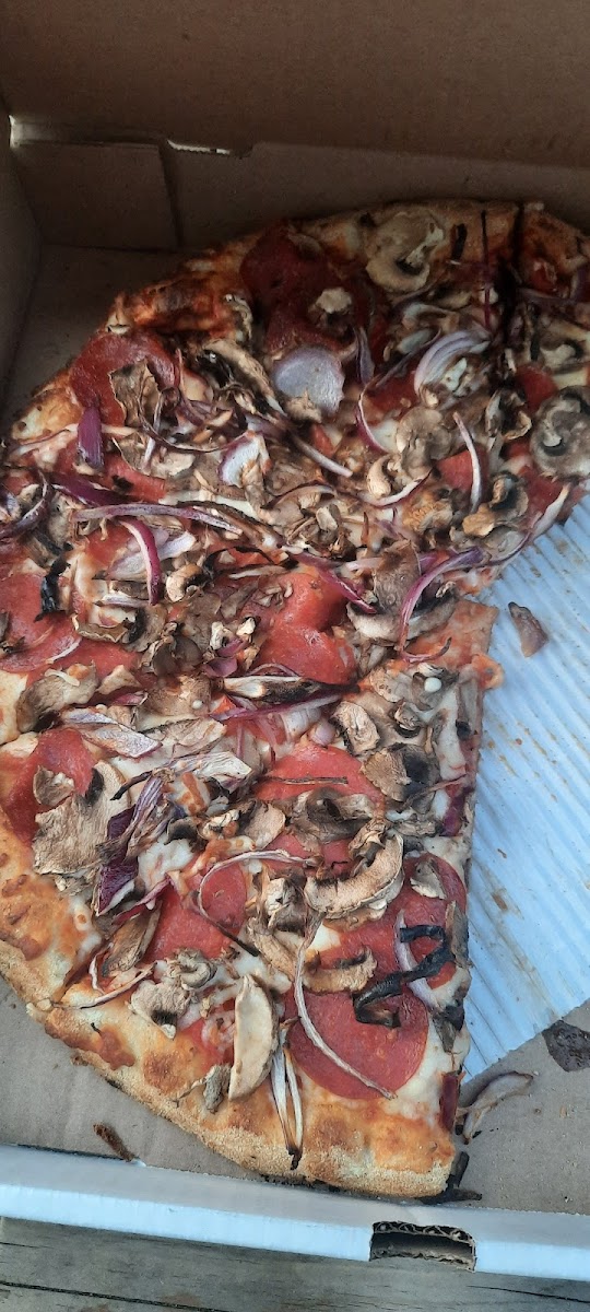 Noahs pizza Photo 2