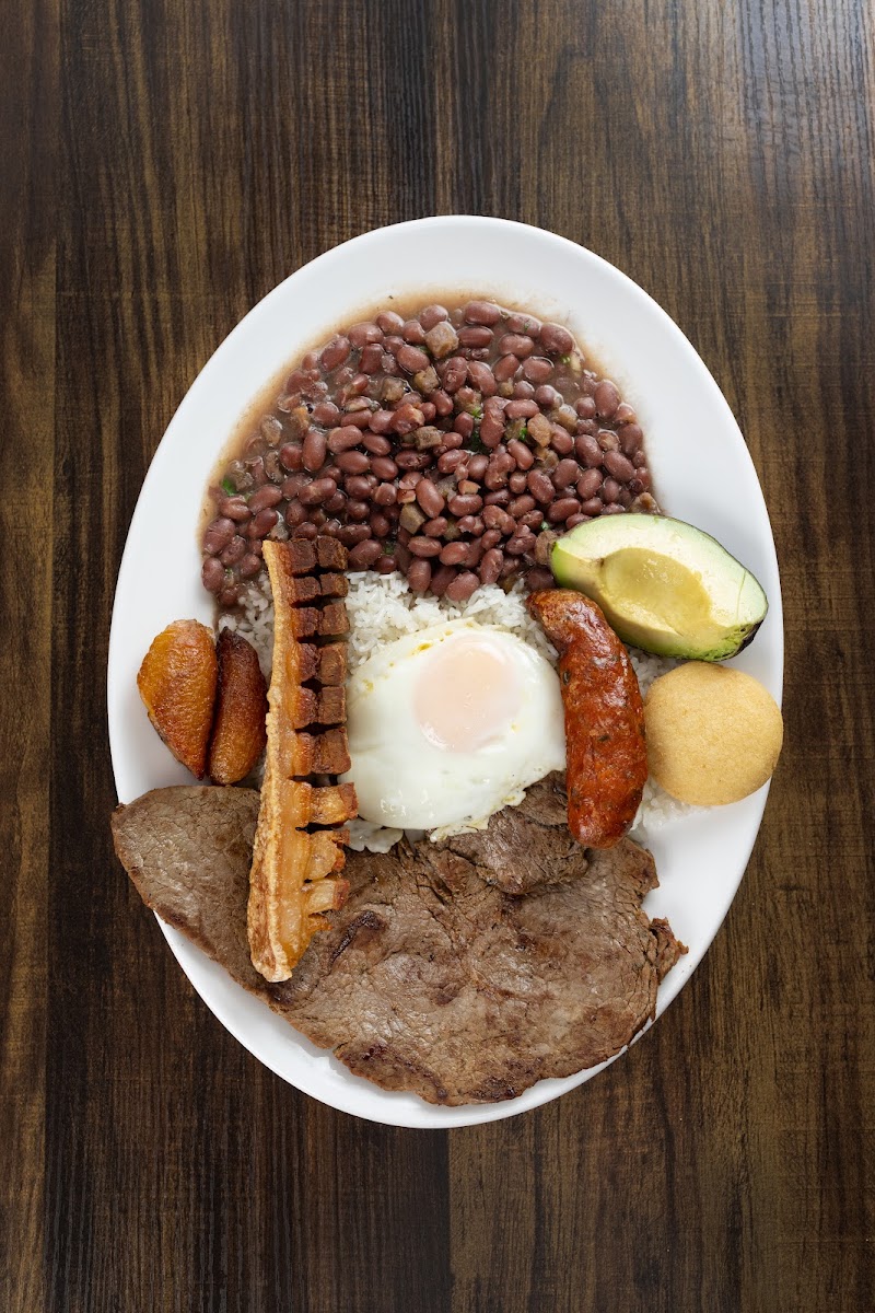 Los Criollos Colombian Restaurant Photo 5
