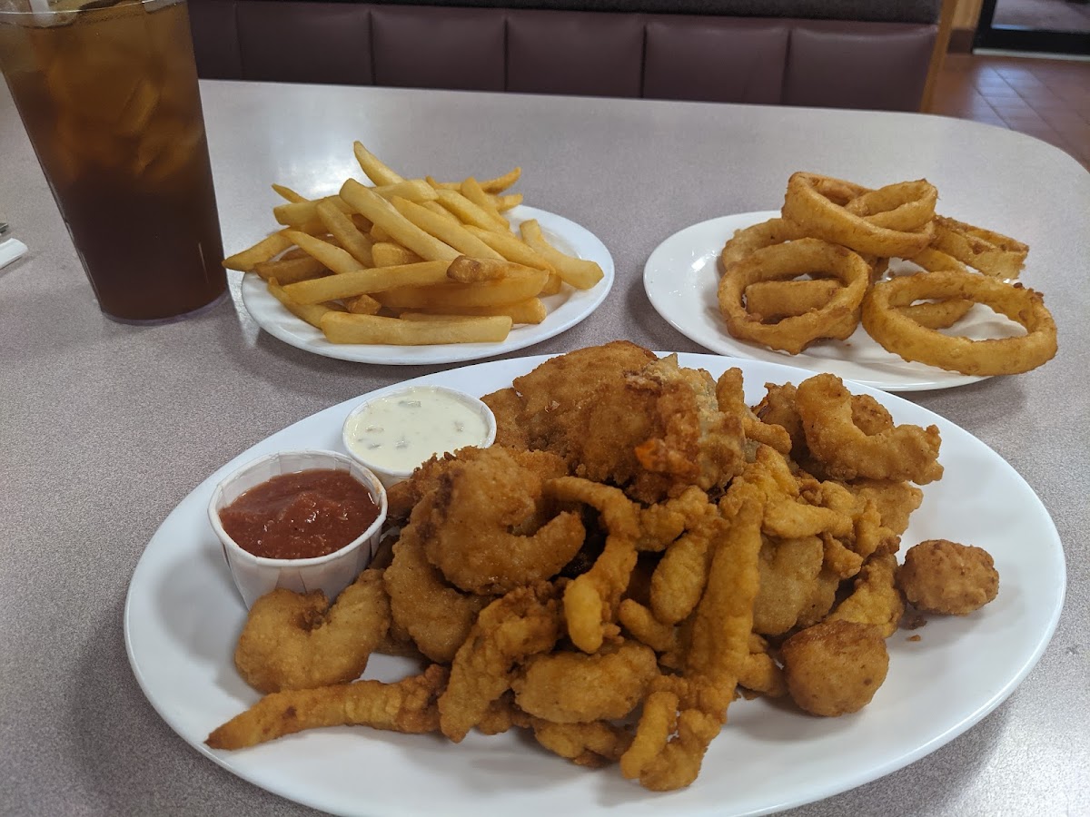 Stoner's Family Restaurant Photo 7