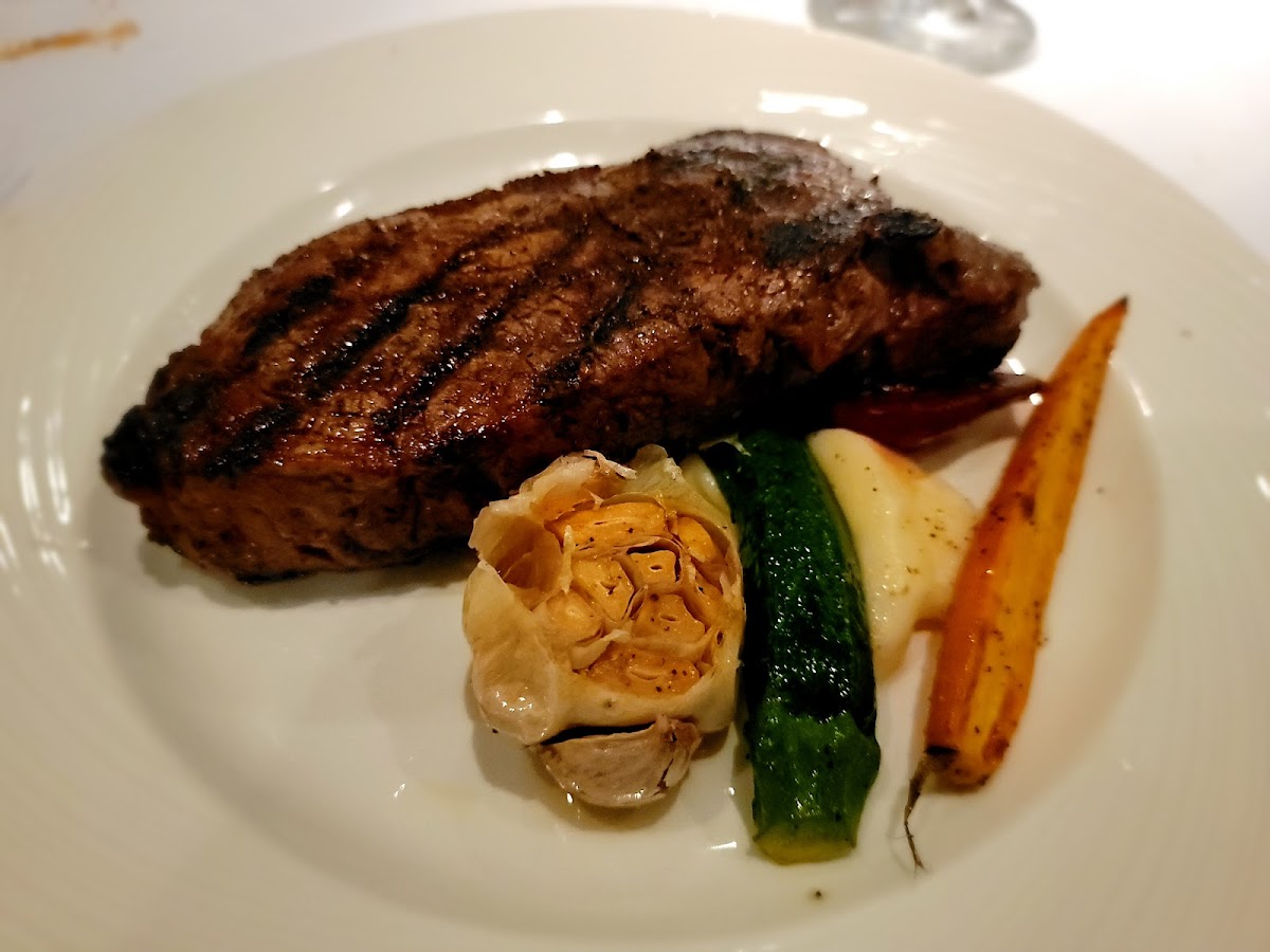 Nineteen 86 Steakhouse Photo 6