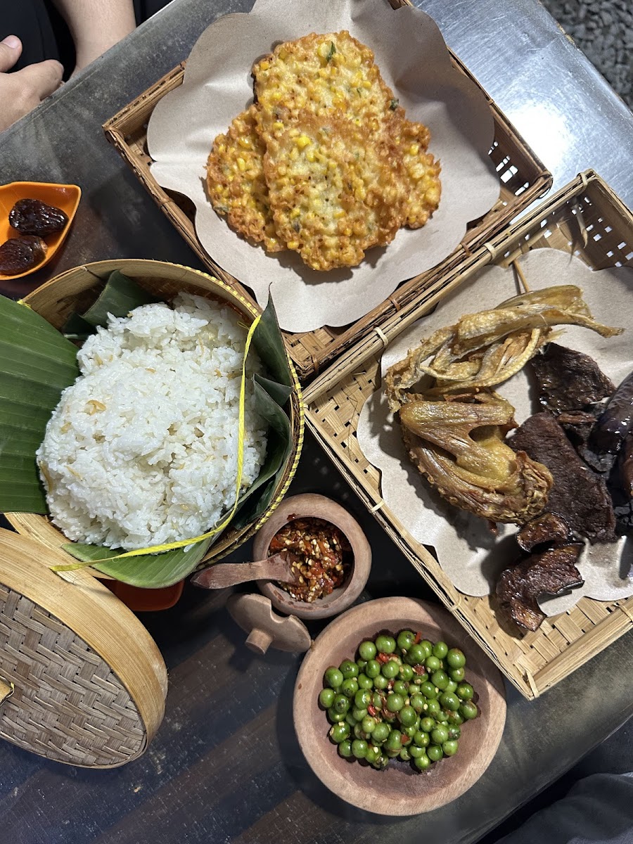 Rumah Makan Sunda 'Imah Eyang' Photo 5