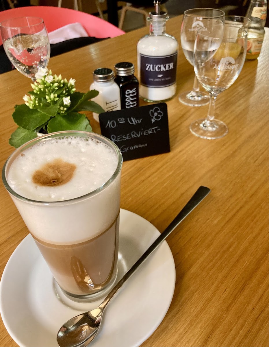 Tom’s Café Photo 8