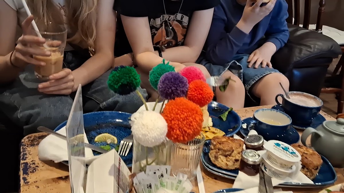 Artizan Cafe Photo 2