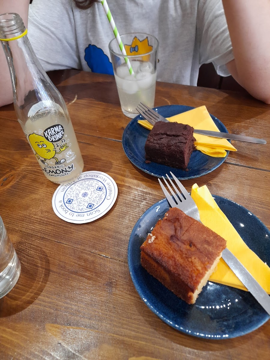 Artizan Cafe Photo 7