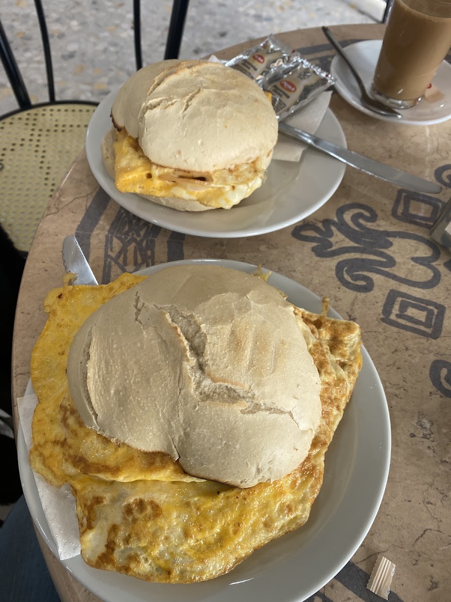 Cafetería Puerto Luz. Hnos. Orcha Valle Photo 6