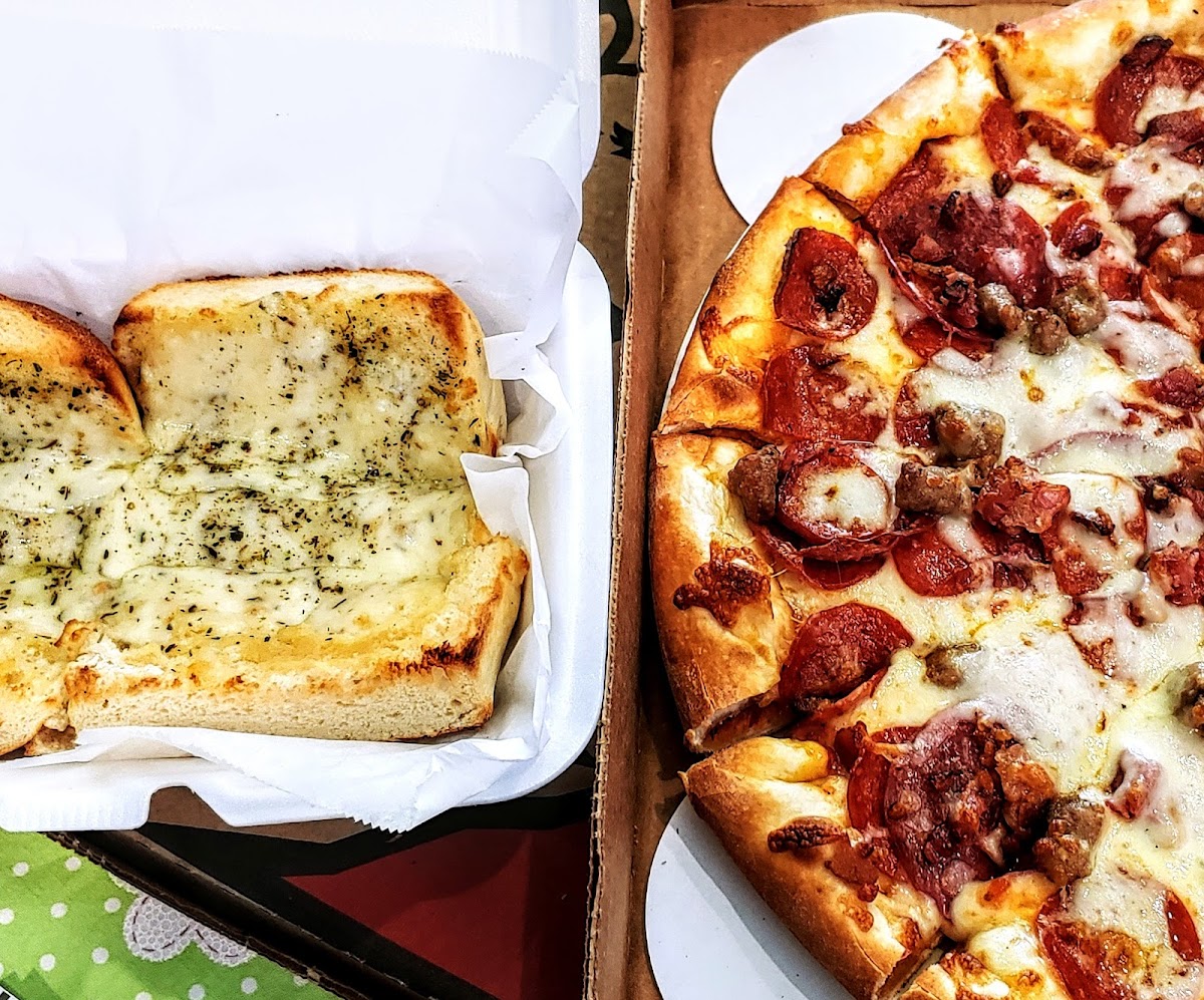 Sylvio's Pizzeria & Deli Photo 2