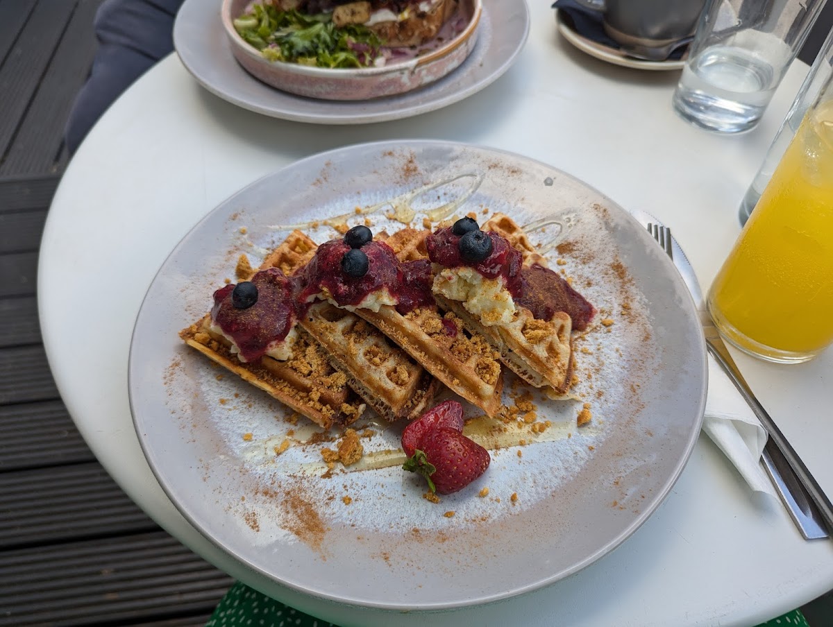 Pink Panther coffee+kitchen | Greek-Mediterranean Food Photo 5