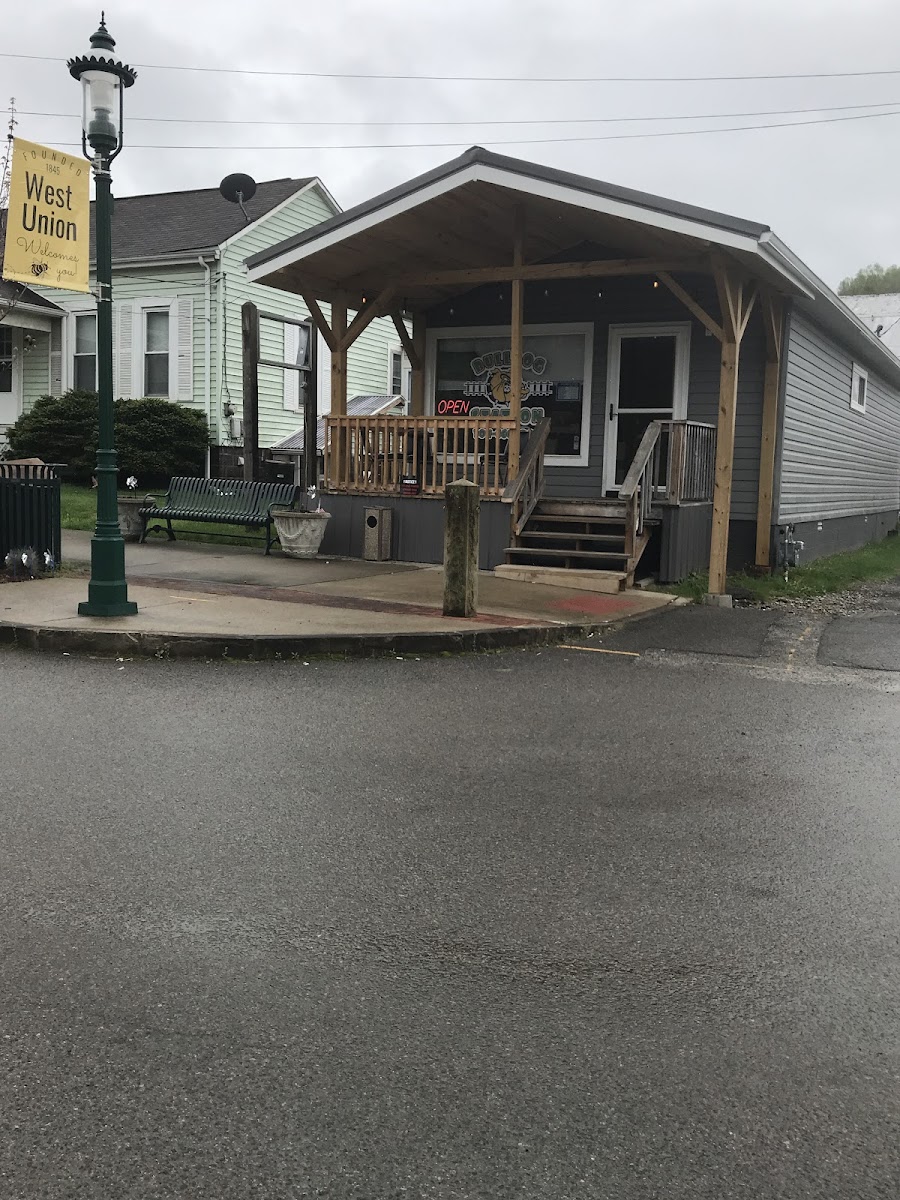 Bulldog Station Photo 4