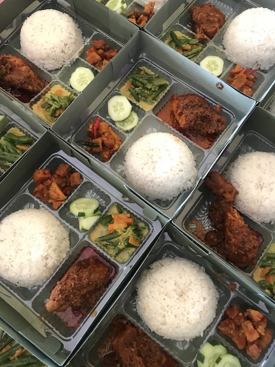 WARUNG MAKAN MBAK ERNA