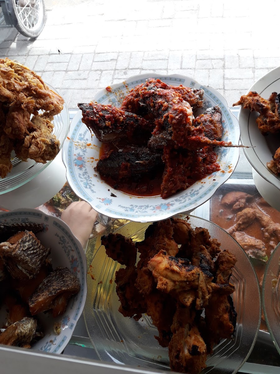 WARUNG MAKAN MBAK ERNA Photo 2