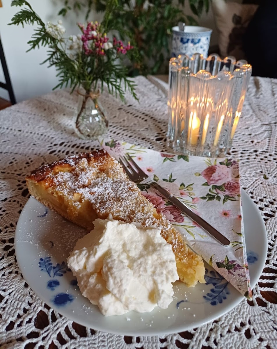 Oma Lisbeth's Photo 6