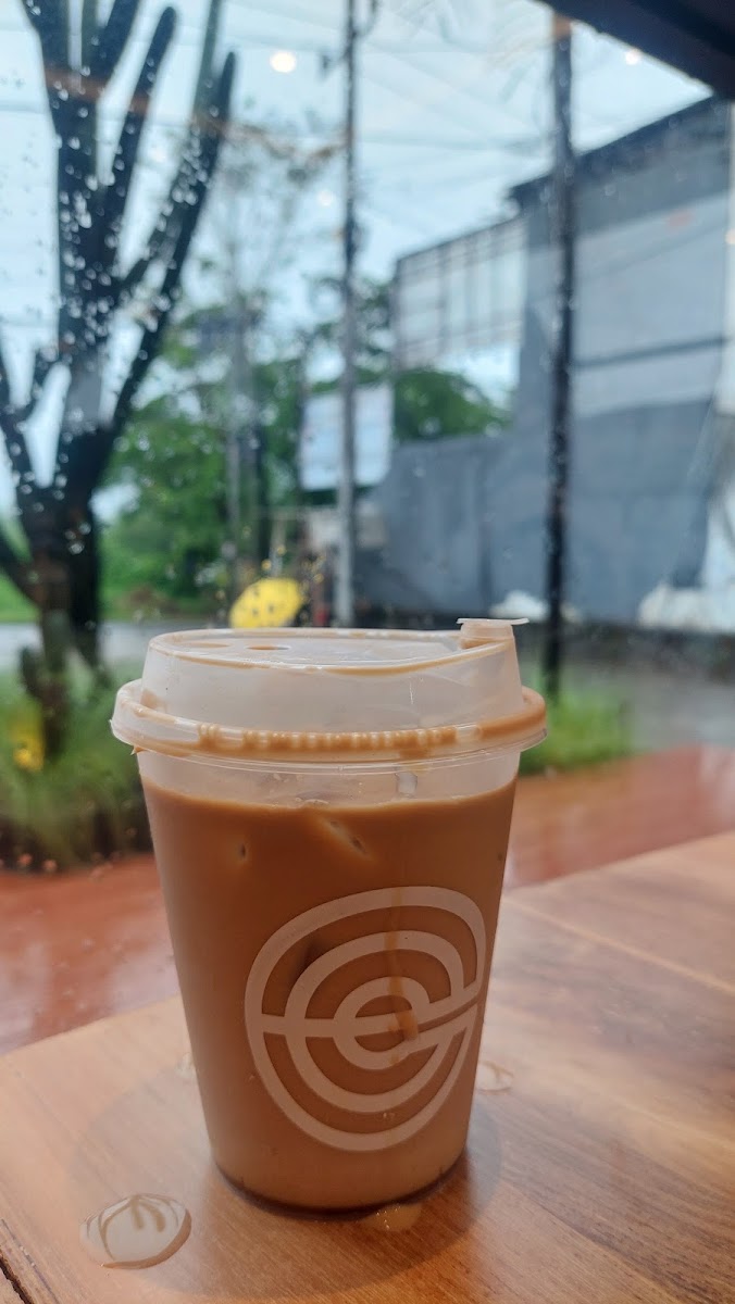 Eterno Coffee & Eatery Photo 6