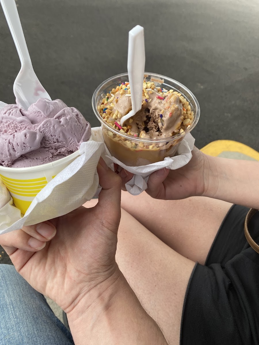 Smiley's Ice Cream Photo 5
