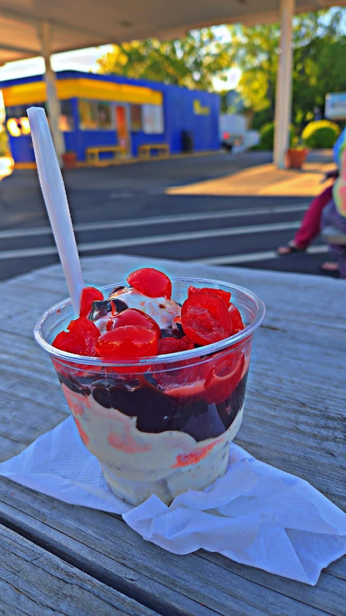Smiley's Ice Cream Photo 6