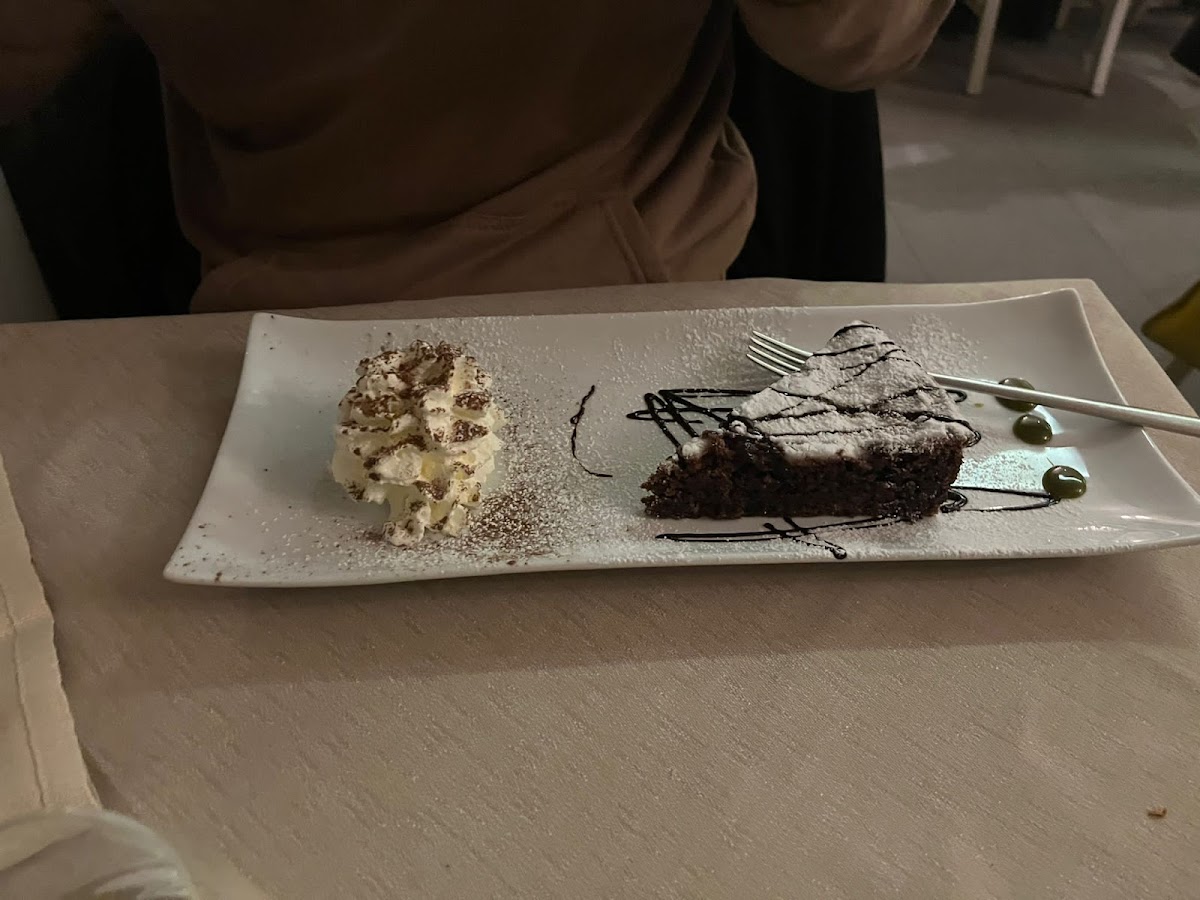 Al Bacio Restaurant & Pizza Photo 10