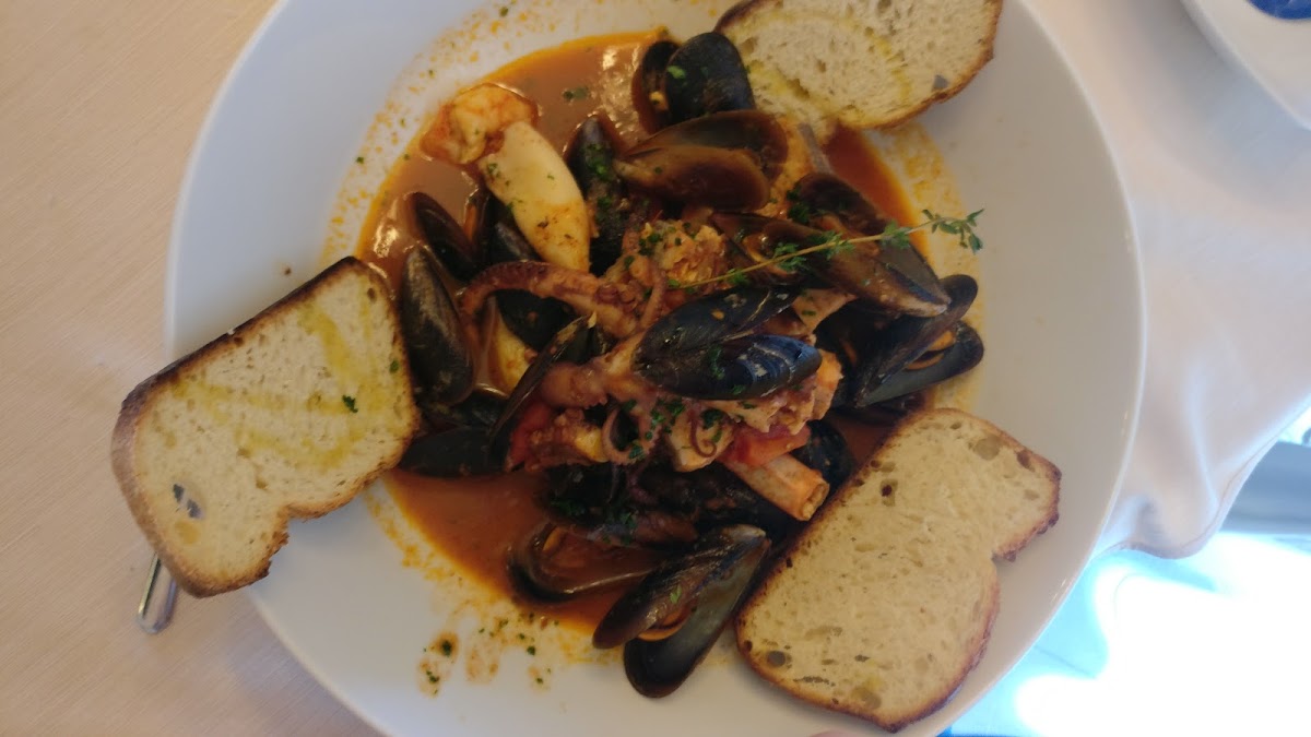 Al Bacio Restaurant & Pizza Photo 7