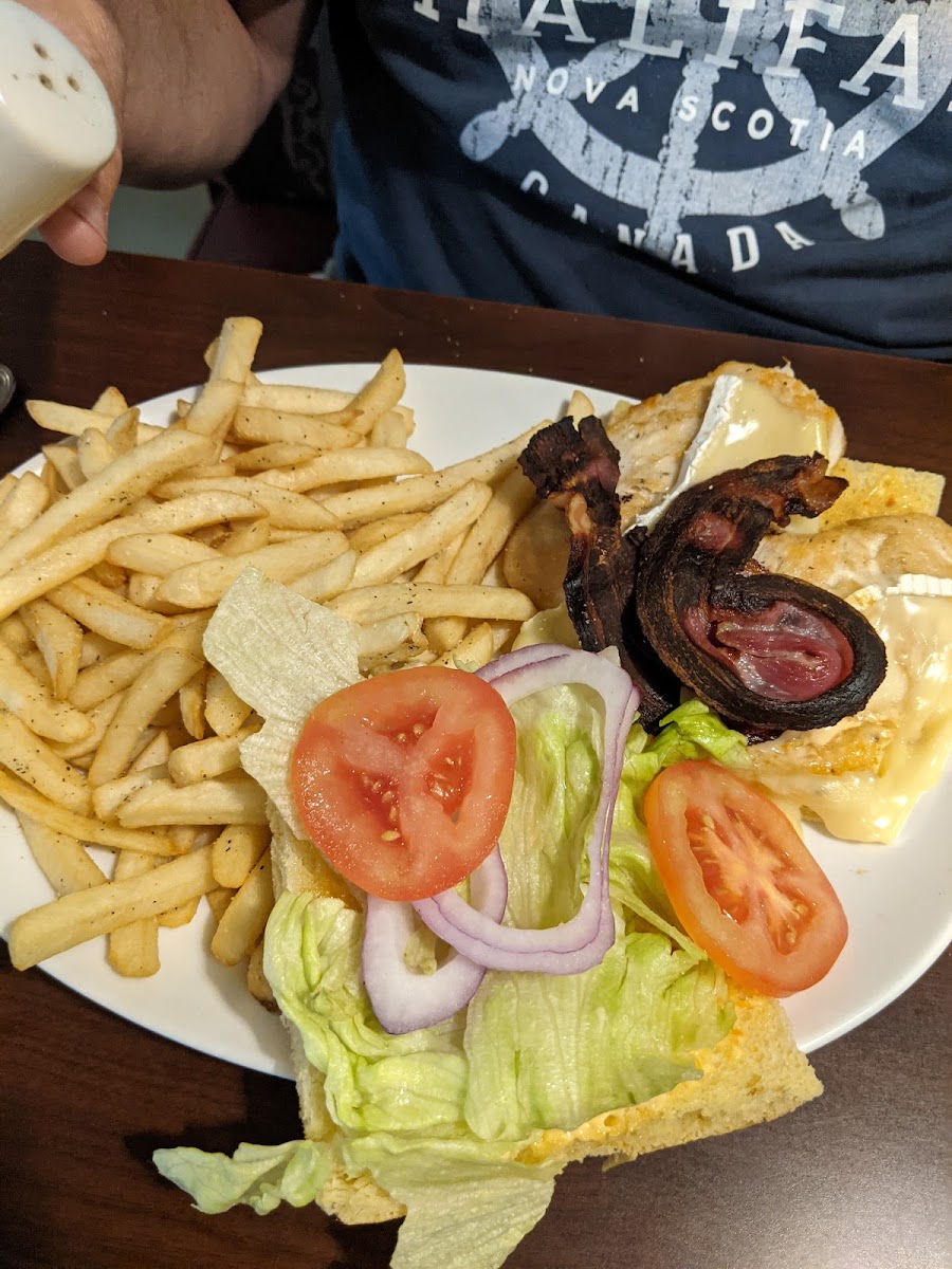 Bogey's Grillhouse Photo 7