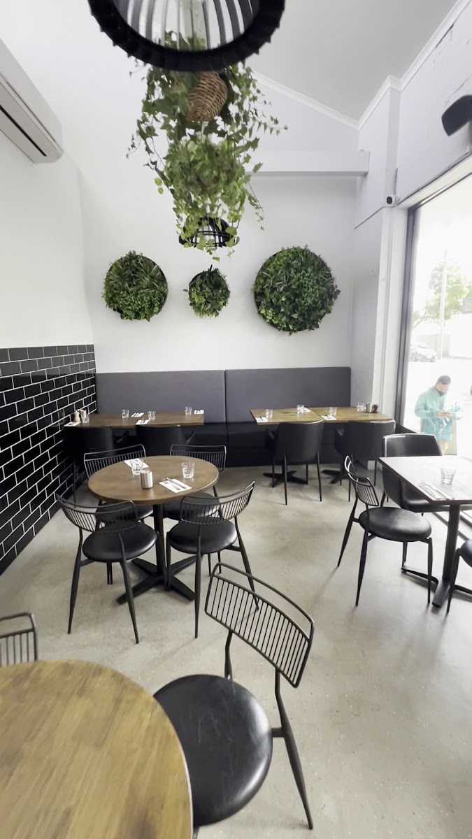 LEONA Cafe Photo 2