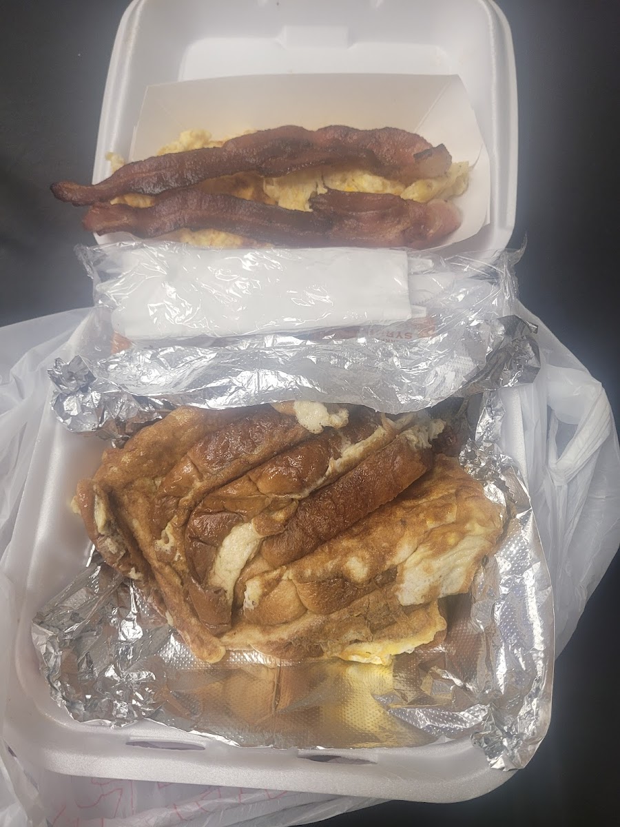 Lolo's BBQ & Hotdogs Photo 7