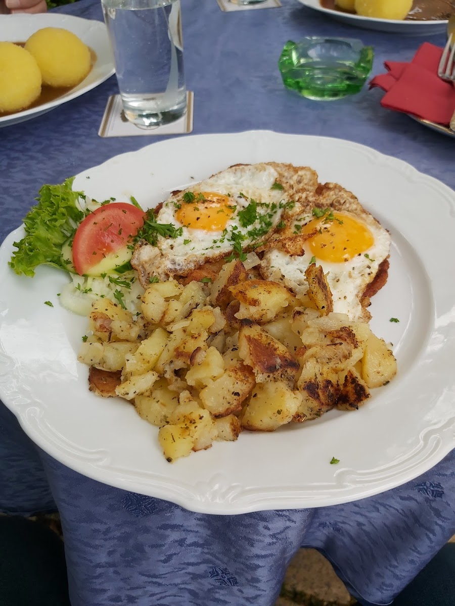 Café & Speisegaststätte Oma Plüsch Photo 9